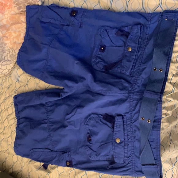 Blue shorts with belt - Picture 3 of 3